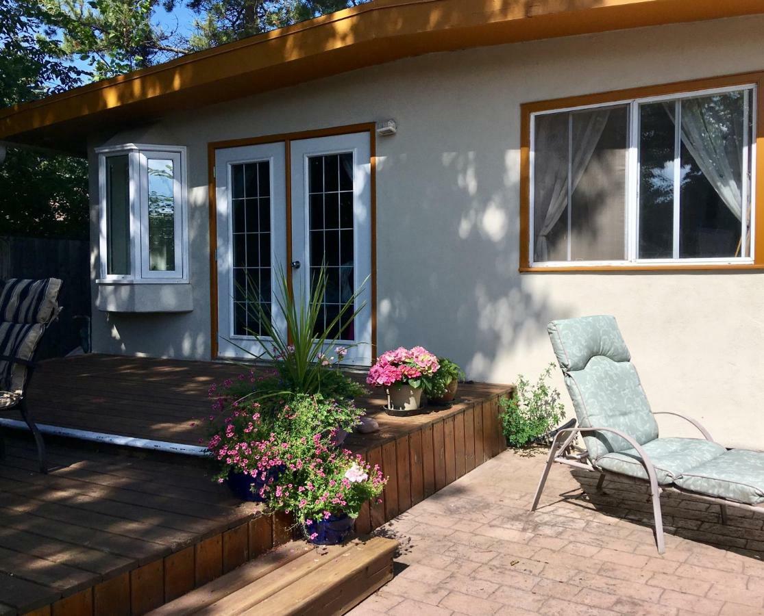 Mediterranean Edmonton B&B Exterior foto